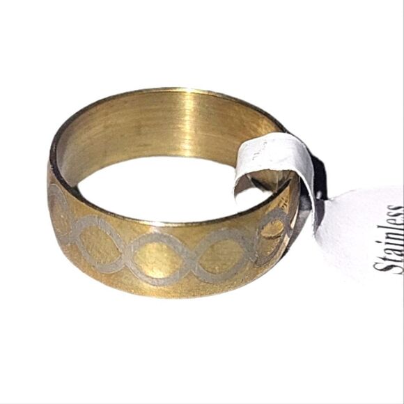 Gold Color Stainless Steel Ring Size 7.5: Enduring Elegance and Enduring Style - Picture 4 of 9